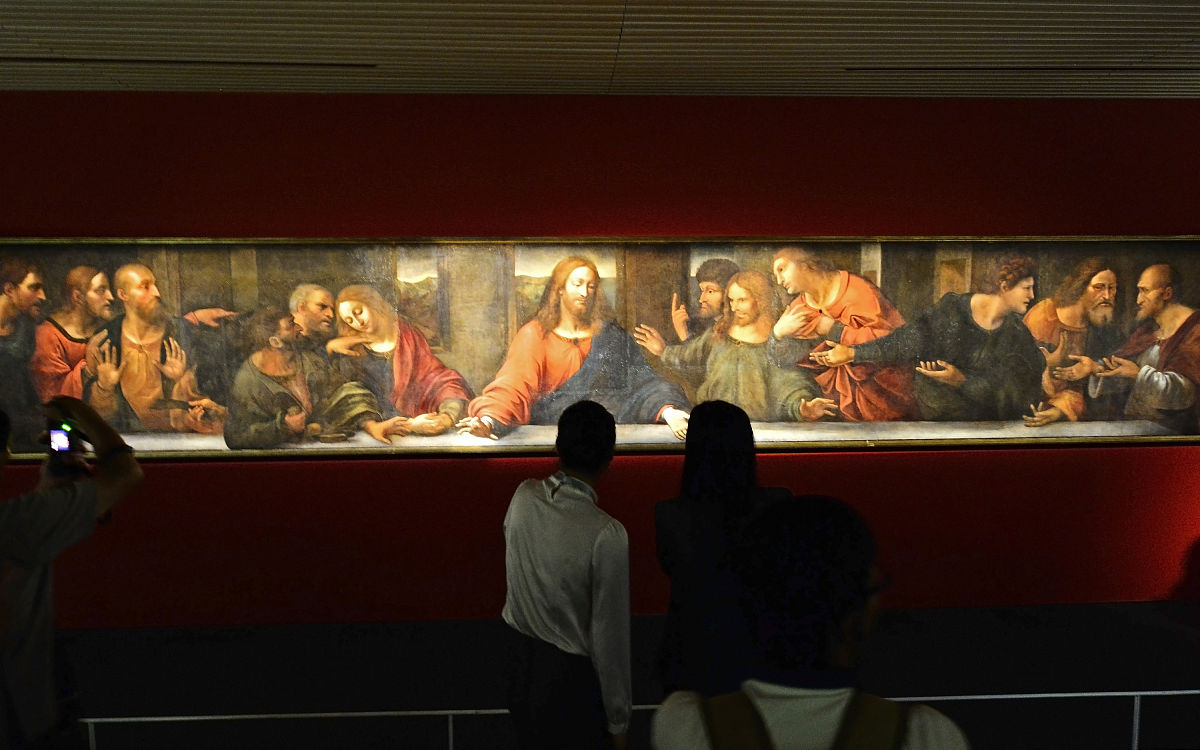 从绘画、雕塑等艺术中选择一个、一组或一个流派的艺术作品进行评析。写一个论文5000字需要有摘要关键词如静穆的伟人人性的光辉达芬奇的绘画艺术以《最后的晚餐》和《蒙娜丽莎》为例