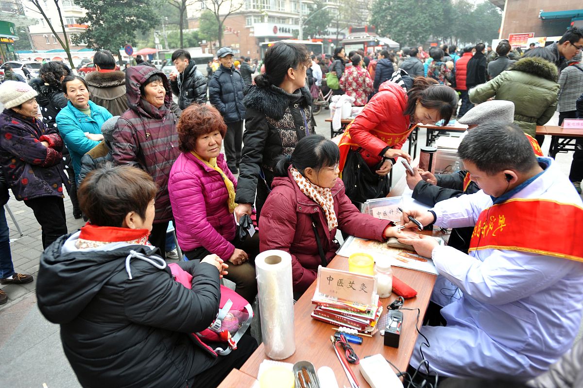 2020年重庆推拿学院招生：全日制大专文凭，学习中医推拿技术