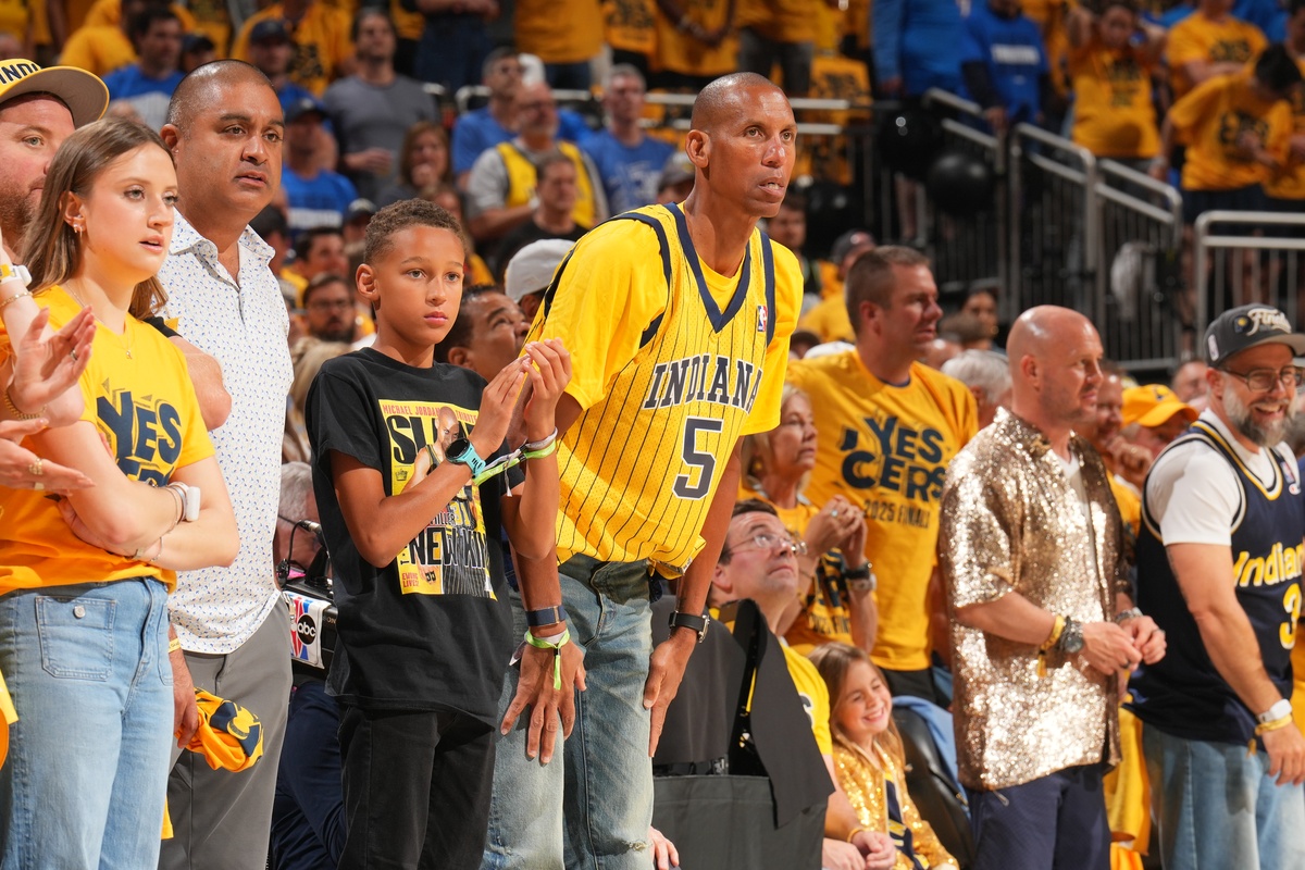 经典NBA时刻：米勒绝杀、詹姆斯压哨、雷·阿伦三分球等