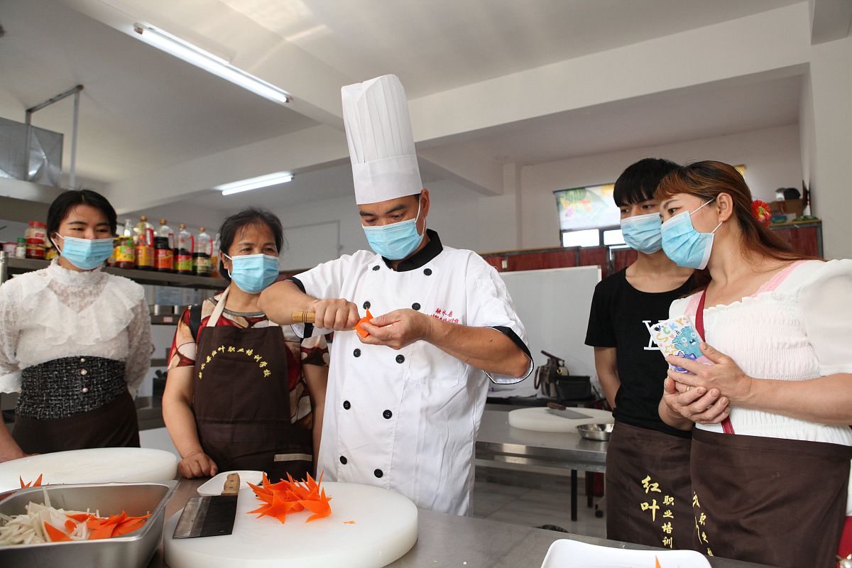 广西经贸职业技术学院财务管理专业怎么样？优势、不足及就业前景分析