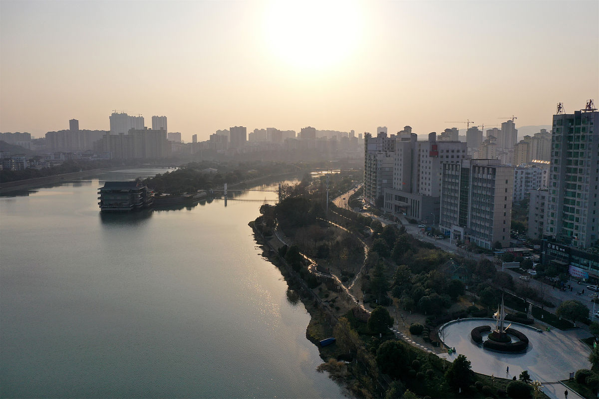 2021年1月8日,湖北宜昌,长江支流黄柏河.