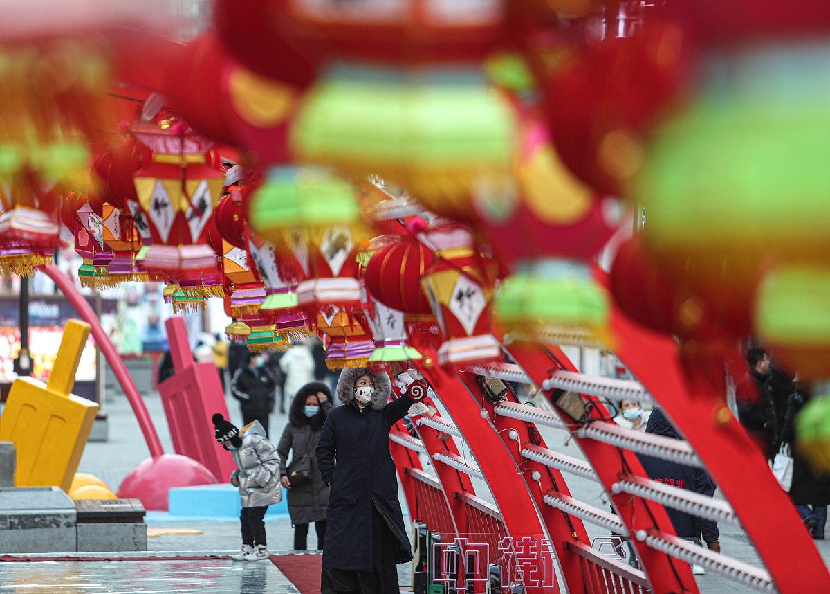 为我提供三个民俗文化节活动以及其举办形式、举办目的主办方市场人数取得的成就以及其意义