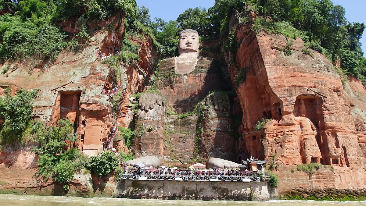 乐山市大佛文武学校地址在哪里