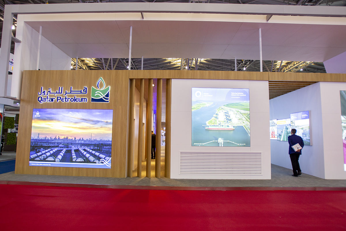 写一篇周志内容去了海尔博物馆大家都去了拍了相关照片了解了相关的文化之类的本周末我们一行人前往了海尔博物馆这是一次非常有趣的文化之旅。在博物馆里我们看到了许多有趣的展品包括海尔公司的历史和发展以及海尔电器的各种产品。尤其是看到了海尔公司的发展史让我们更加了解了这个世界知名的企业是如何从一个小作坊发展成为全球领先的电器企业的。除了展品外我们还看到了海尔公司的创始人张瑞敏先生的雕像这让我们更加深入地了解