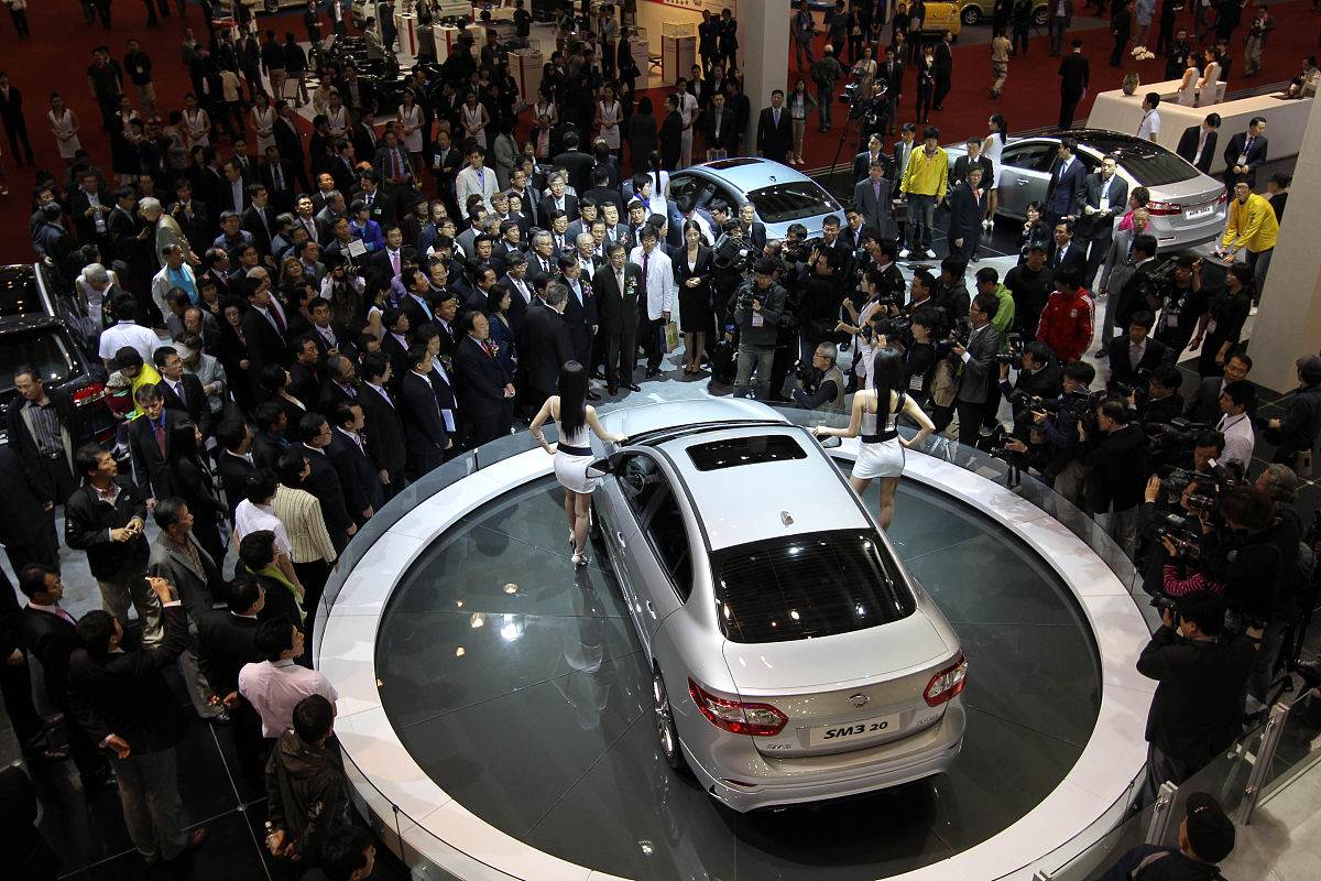 根据以下文章写一篇全新的文章需要新的标题不少于500字。原文如下马斯克北京首日晚宴多少钱？22人吃掉45万元时间：2023-06-04 235432来源：快科技作者：3DM整理编辑：逍遥539早些时候特斯拉CEO马斯克时隔三年访华在国内的首次晚宴受到了广泛关注菜单也很快曝光。现在这份晚宴菜单对应的小票曝光马斯克北京首日的晚宴究竟花了多少钱？这一问题的答案终于浮出水面。马斯克北京首日晚宴多少钱？22