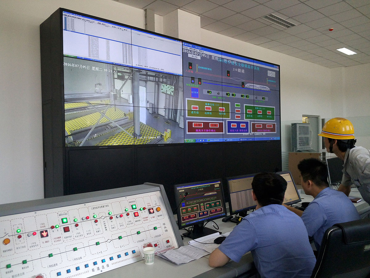 车间全方位监控：场景漫游实现无死角观察