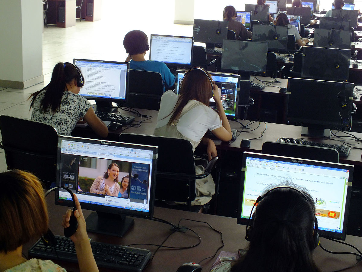 秦学教育学校中学部网络管理员实习生心得体会 - 深入理解网络运维的重要性