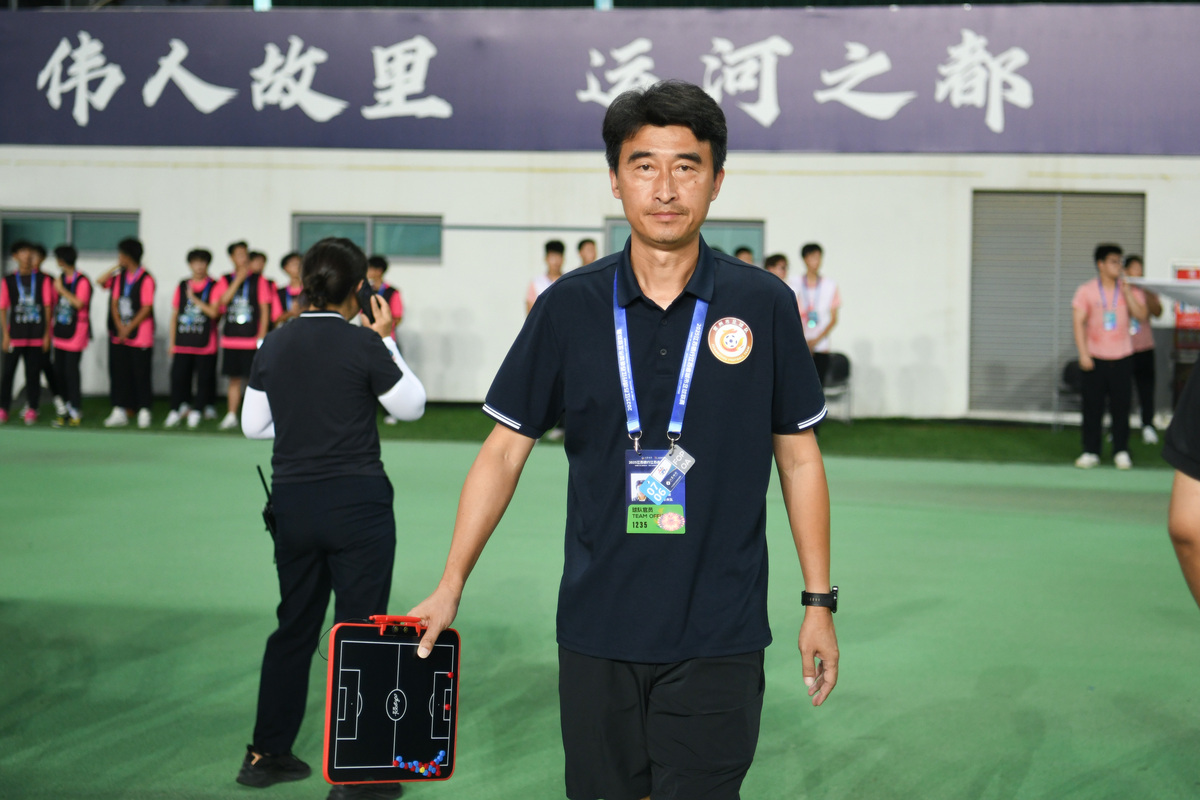 河北省政协副主席徐建培一行莅临同创运校，支持学校体育教育发展