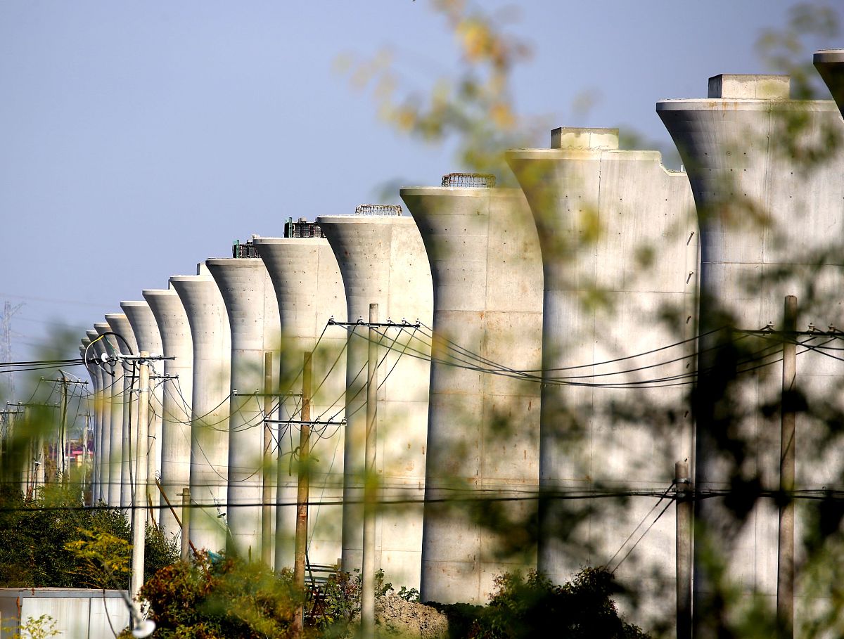 从南通海安市到广东江门市乘什么交通工具去帮我用200字详细描述