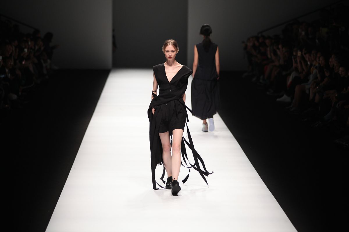 写小说先写大纲再考虑下笔吗