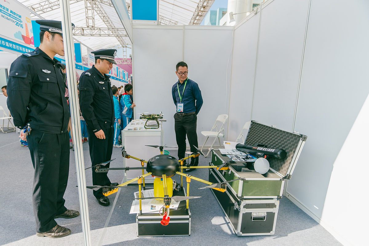 社团第一次全体成员大会主持稿：团结、创新、共筑未来