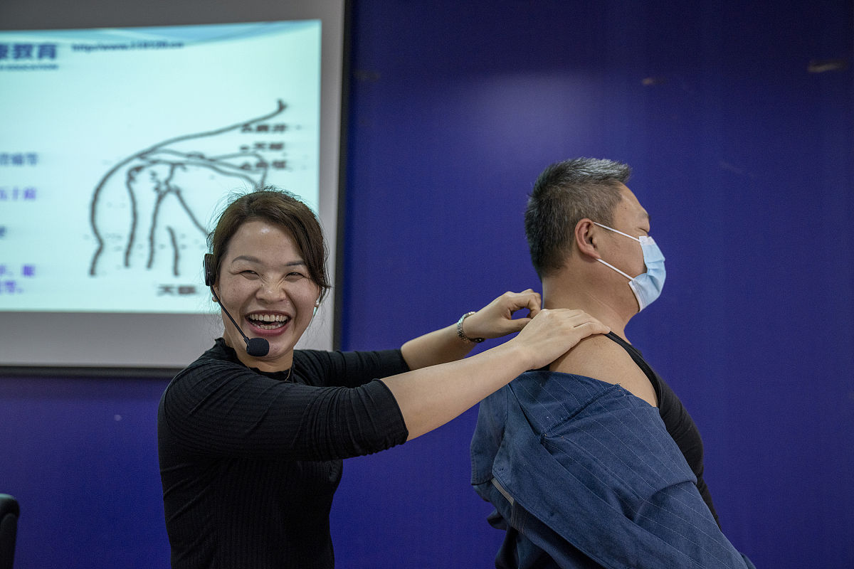 贵阳卫校读卫校能有前途吗？用