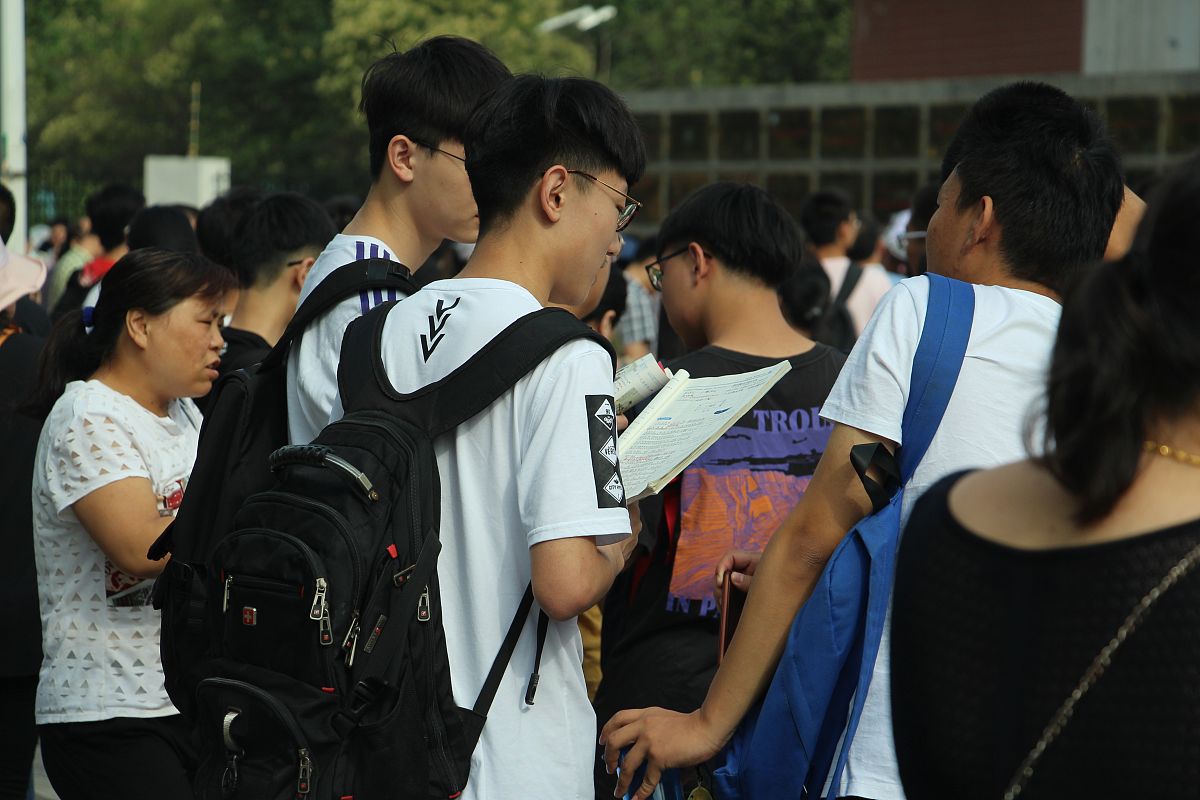 成都外国语专业学校专业介绍：环境、师资力量如何？