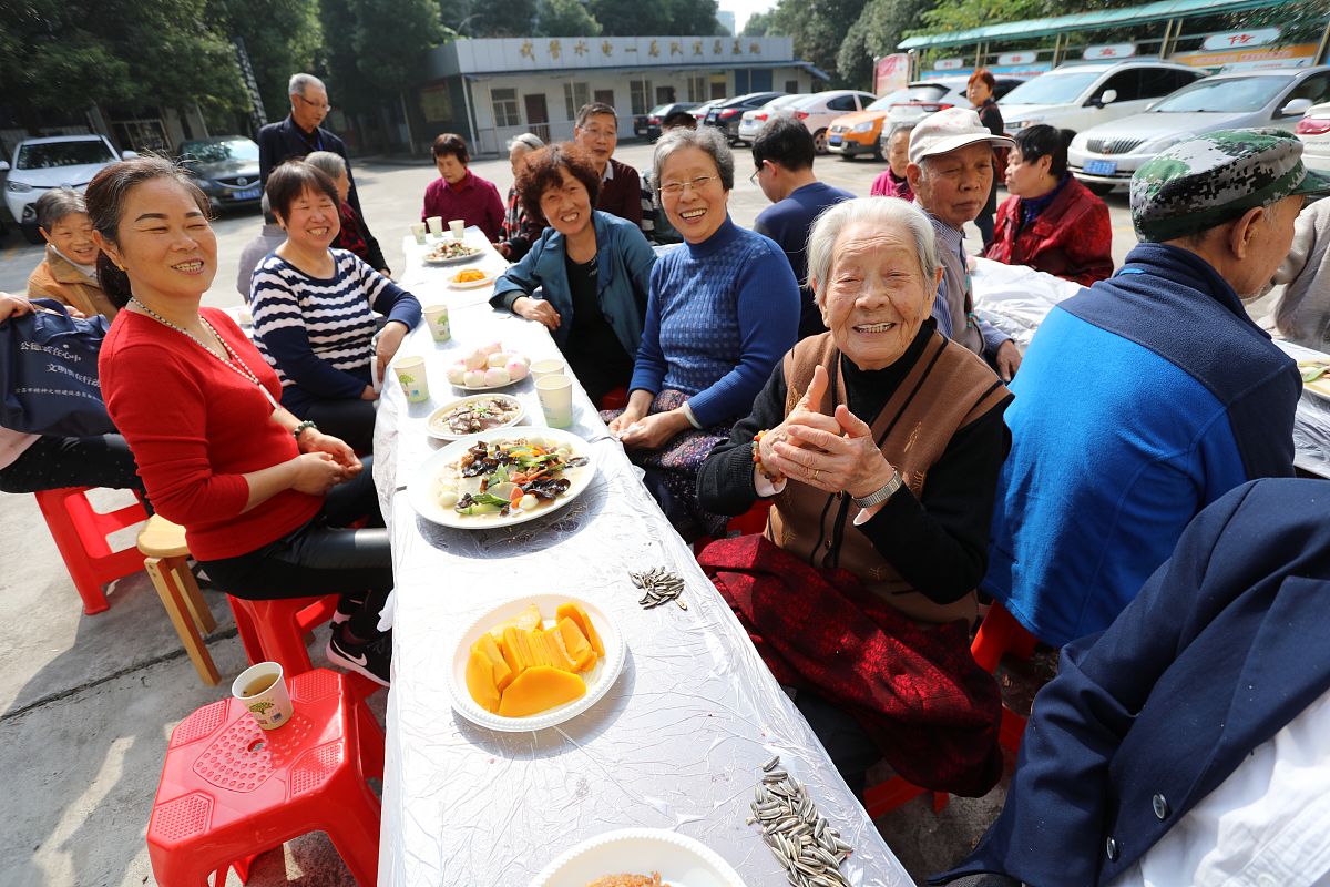 花园社区重阳节庆祝活动计划书：传承文化，丰富生活