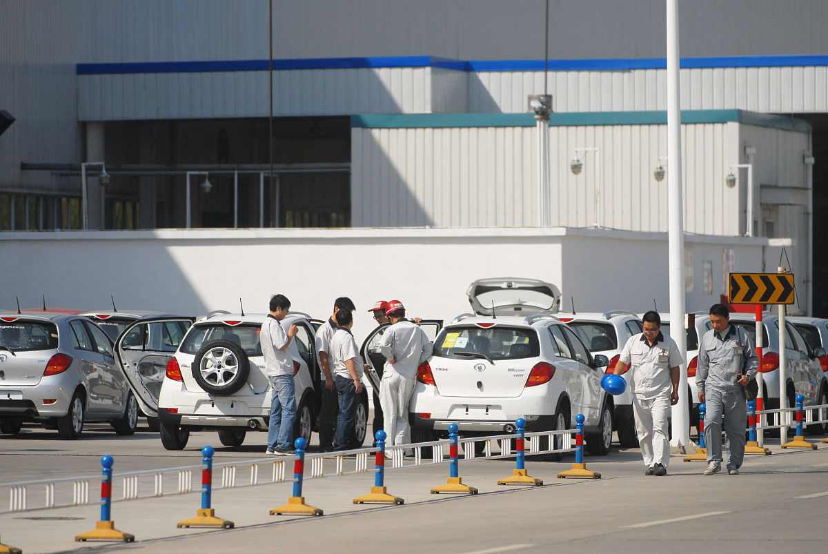 云南新西南技工学校汽车营销专业解读：就业前景广阔，助力汽车产业发展