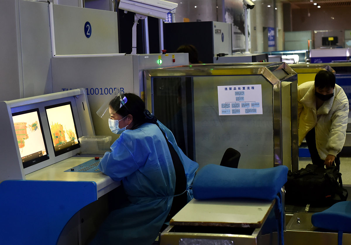 荷兰宣布限制20天后ASML总裁来到中国释放了什么信号 写2000字