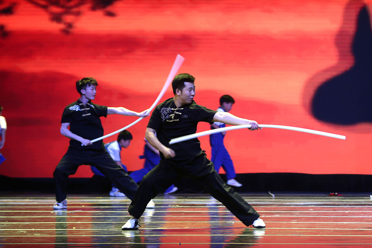 剑舞中国：传承千年的华夏之魂，舞动新时代的魅力