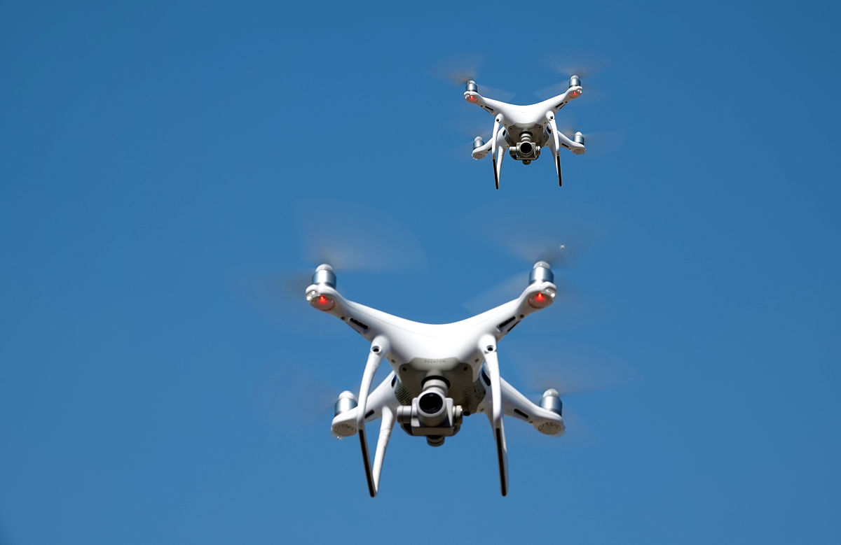 大疆 WRIZ无人机：全天候智能航拍利器