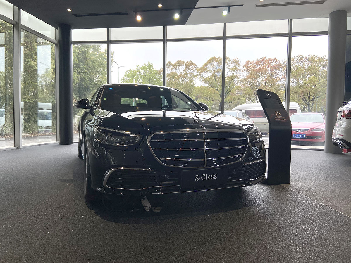 在德国奔驰属于很贵的车吗