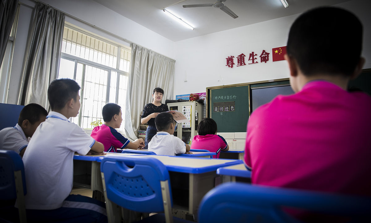 请专家进校指导学校发展的请示报告 请专家进校指导学校发展的请示报告