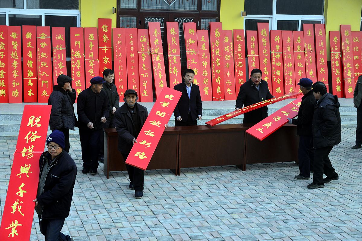 拜人民为师，向人民学习：如何真正深入群众，了解民生需求