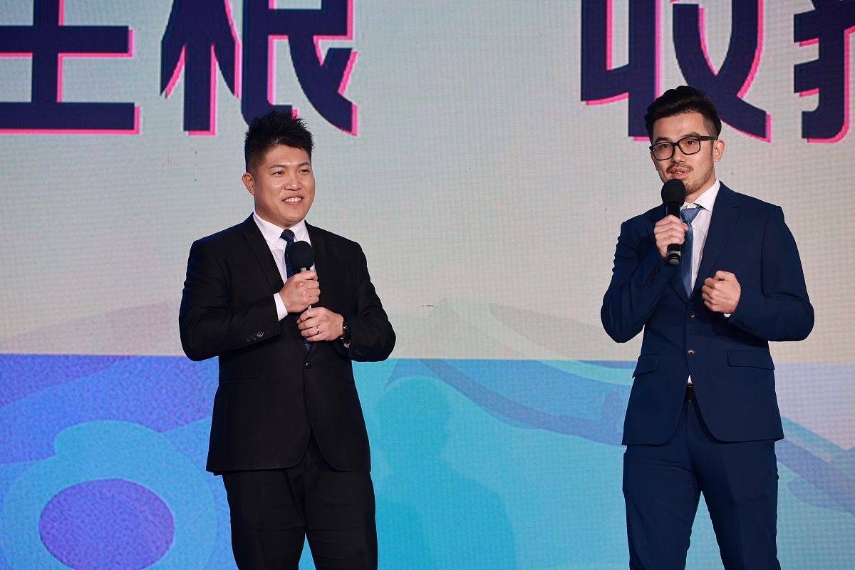 2021年12月10日,厦门,"'三高'的双城生活"组合,两位毕业于北京体育大