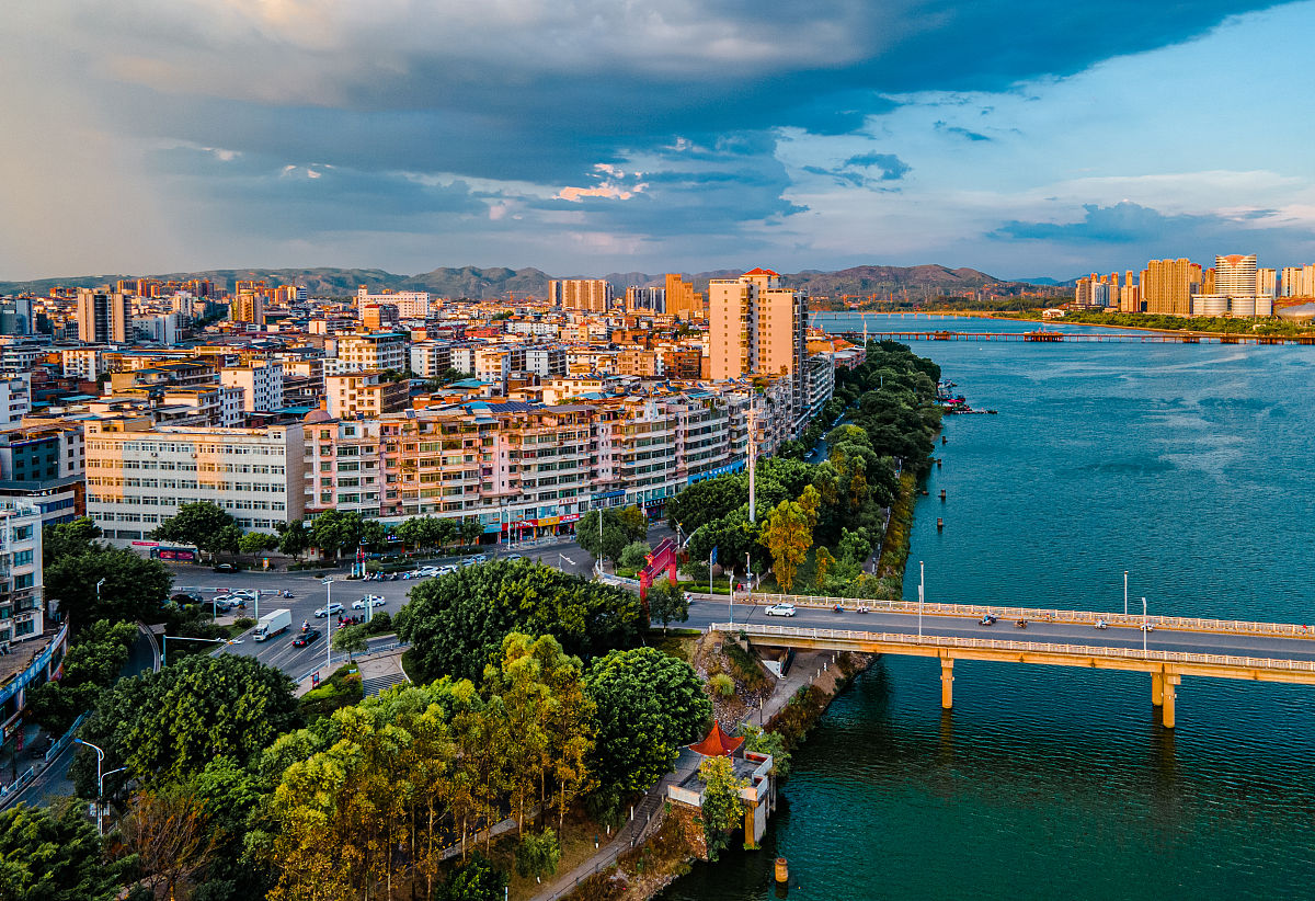 2021年7月28日,江西省赣州市于都县美丽如画的城市风光.