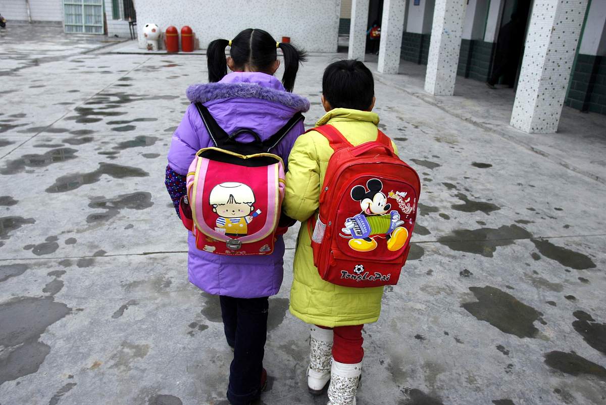 一二三年级小学生拖杆书包