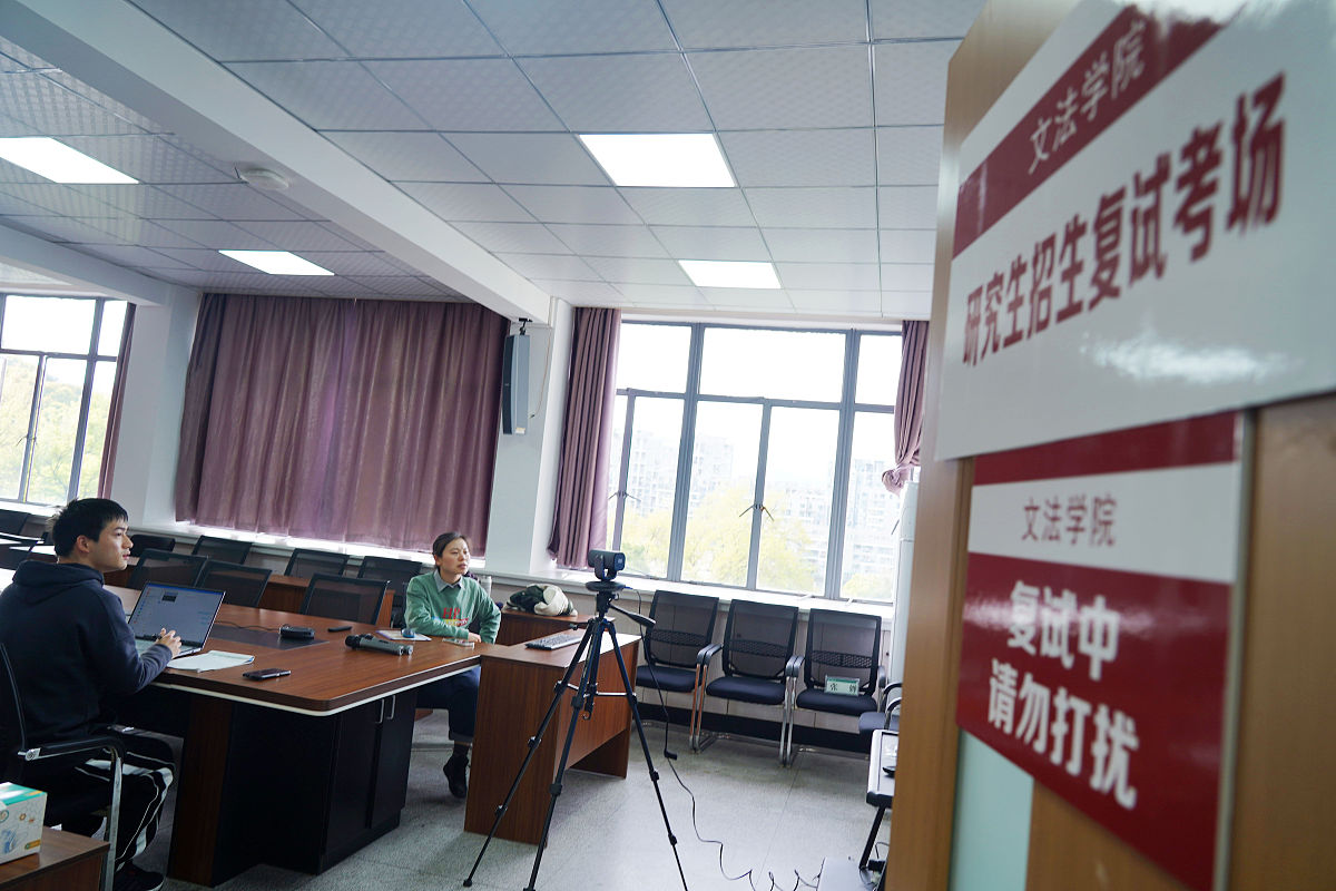 改写下面内容、教学实习配合了所在单位的工作。参加实习的学生在各自的实习基地积极工作从小事做起成为一支富有朝气与活力的年轻队伍实习学生的精神风貌及工作能力受到了公司领导与工作人员的普遍好评。