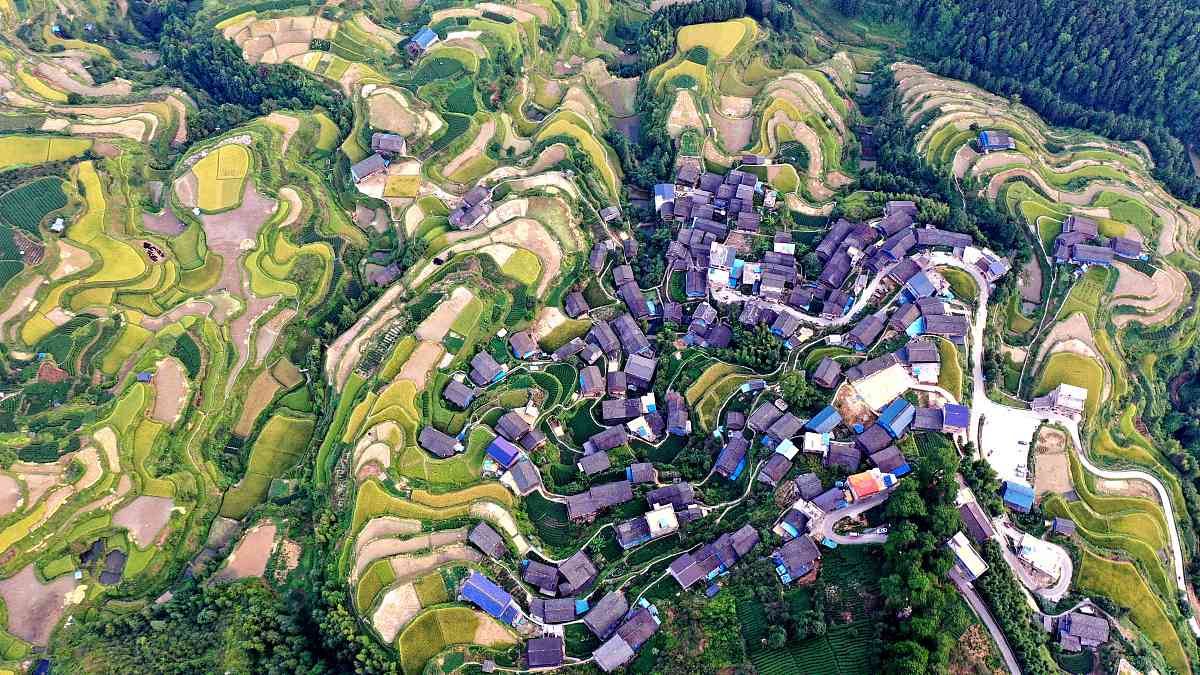 湖南轻工高级技工学校招生办联系电话