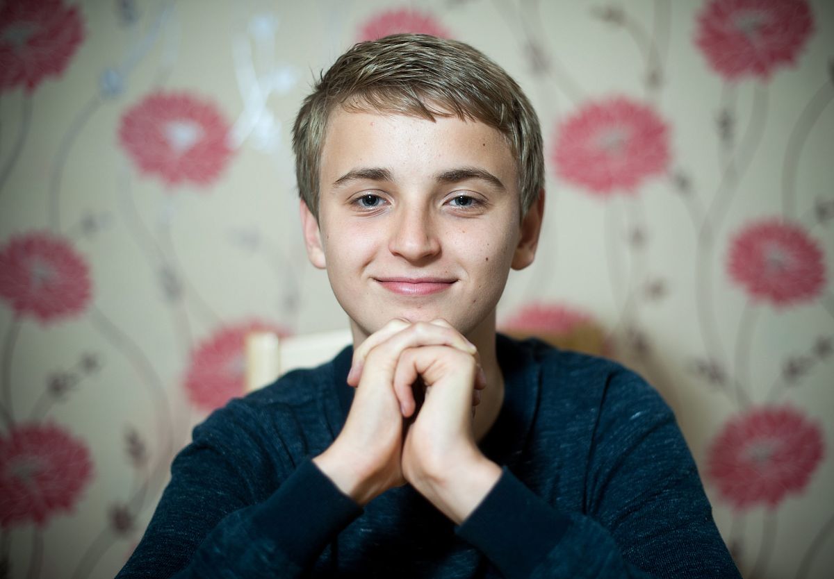 笨手笨脚的人智商低吗