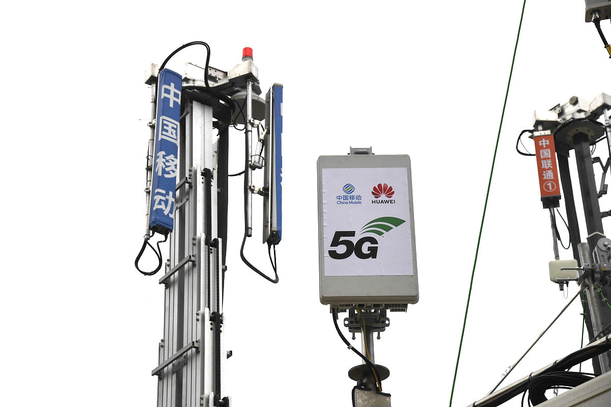 四轴电动载物平台与电动变倍镜头控制模式对比：初始化和传动方式差异