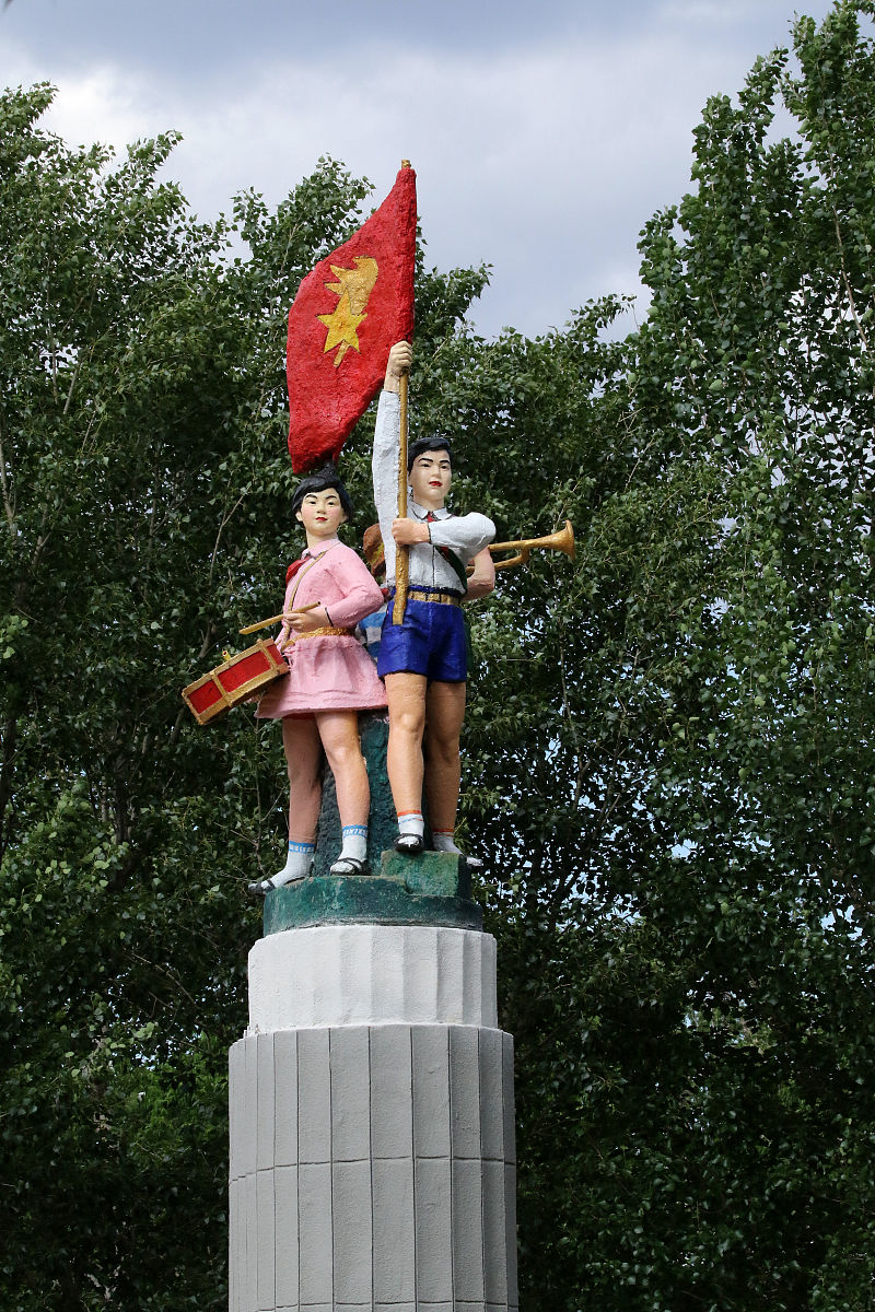 2019年5月31日,黑龙江省哈尔滨市,儿童公园升级改造工程正在进行最后