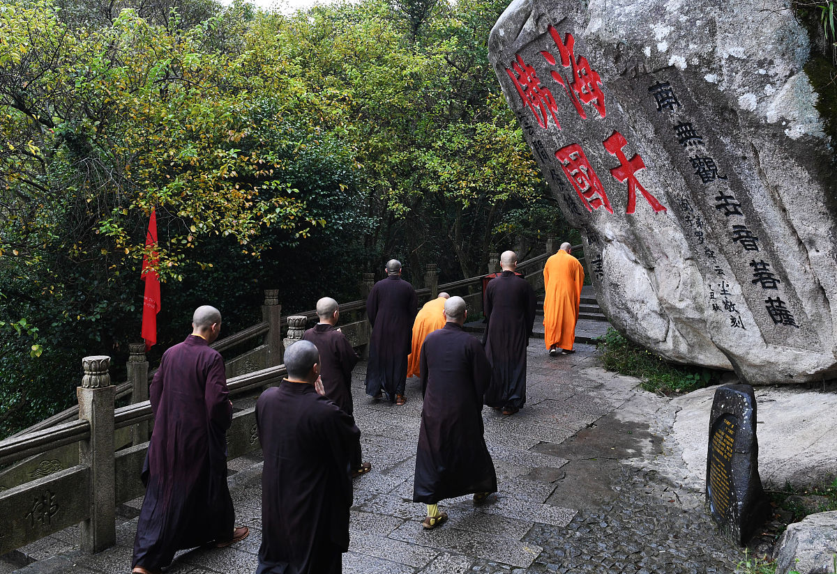 写一个以给我印象最深的一件事的作文要求1000字