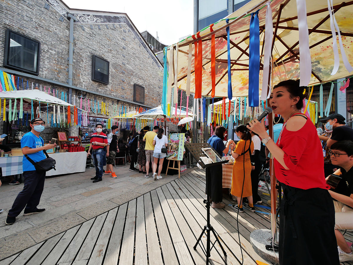 五一国际劳动节五天的小长假马上来临普通的大众怎么安排这五天的小长假请根据现实的情况帮我按五天假期每天规划一个具体、详细一点的方案文章要求富有创意、创新、艺术性的文章比较富有感情色彩。字数不小于8000字。