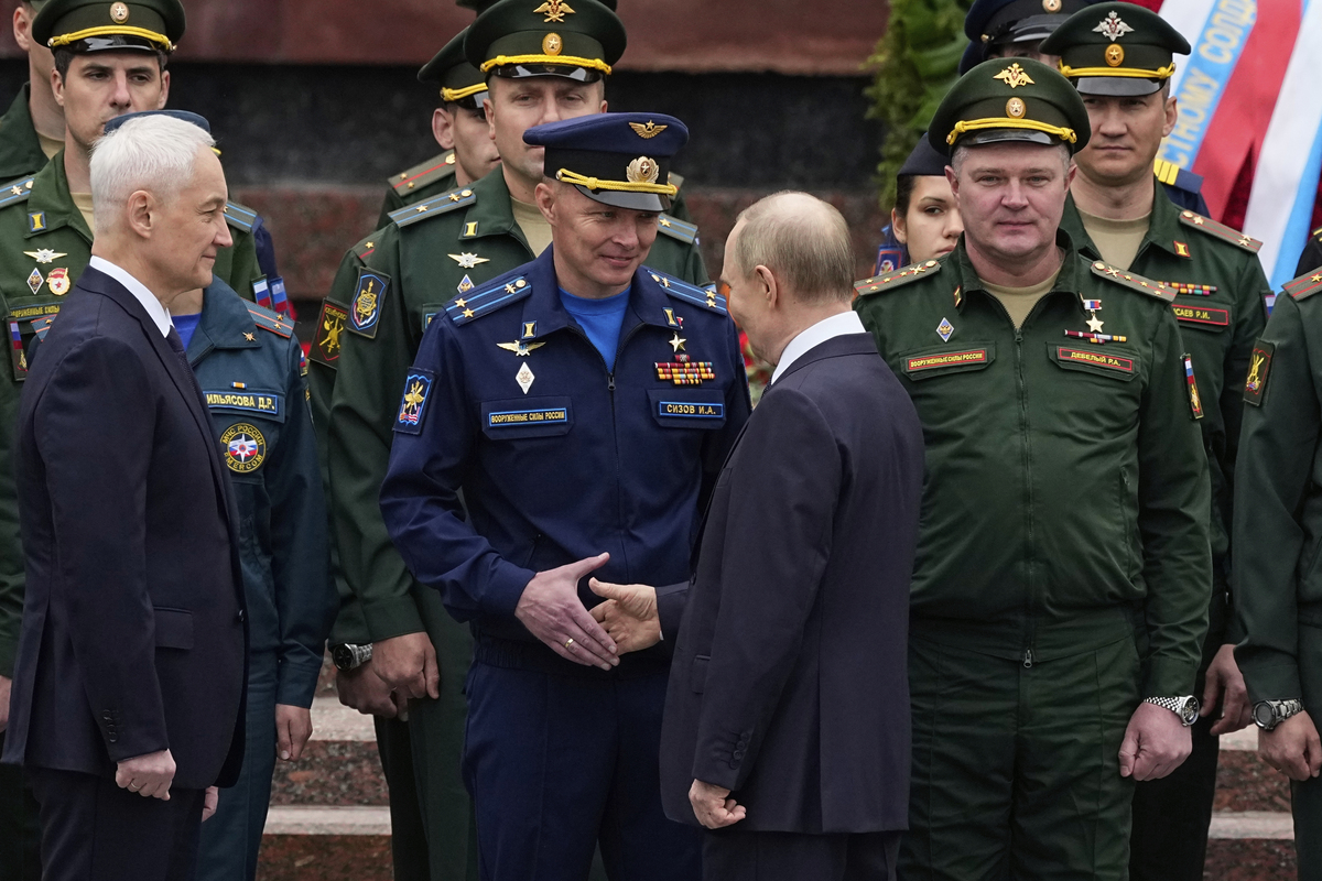 俄罗斯军事实力深度解析：优势、挑战与影响