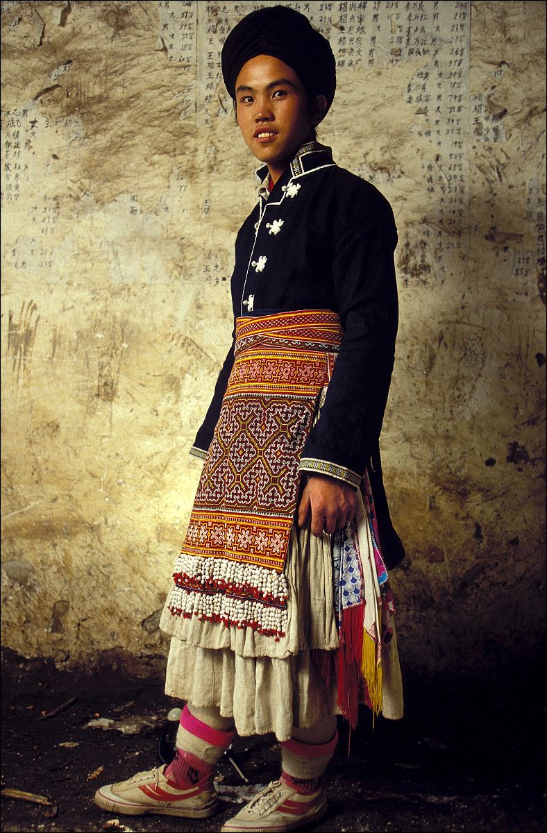 1993年9月,贵州,苗族人肖像.china - september 01:  miao, portrait 
