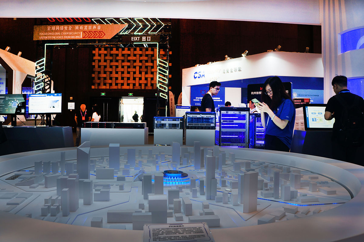 校企合作助力虚拟现实专业建设：企业需求与建议