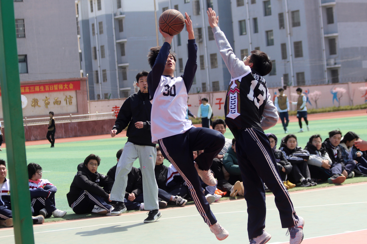 郑州市商贸管理学校运动训练简介