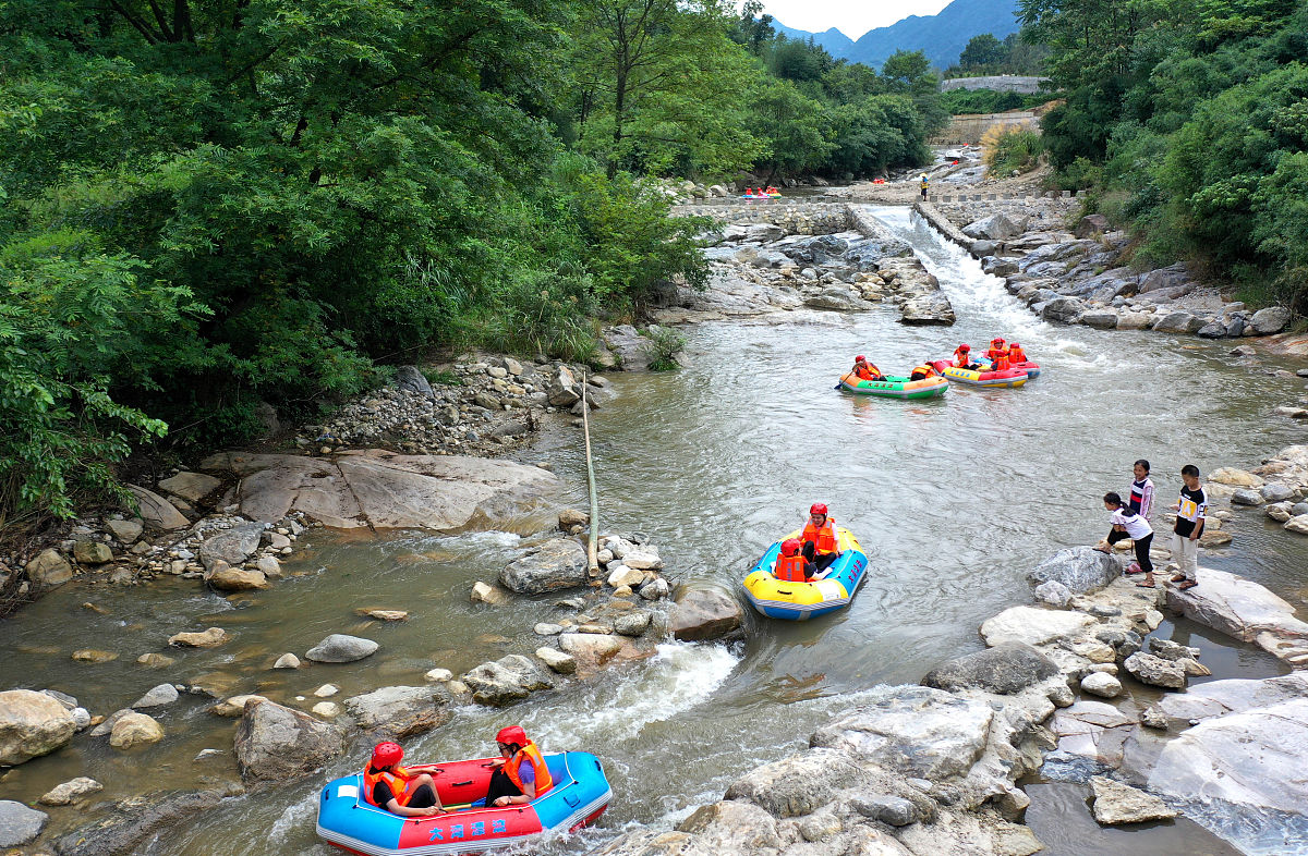 桐庐山川秀丽，漂流之旅畅快淋漓 - 暑假游记文言文