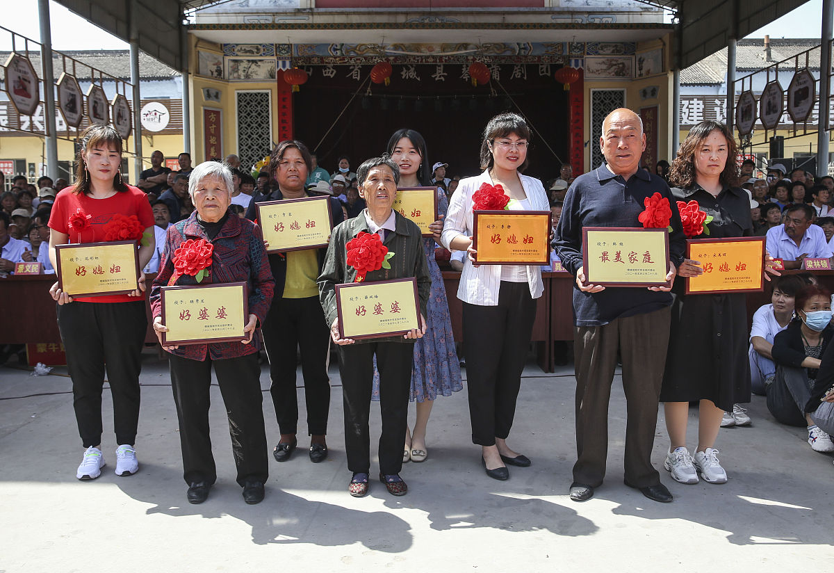 村社优秀学子表彰通讯稿