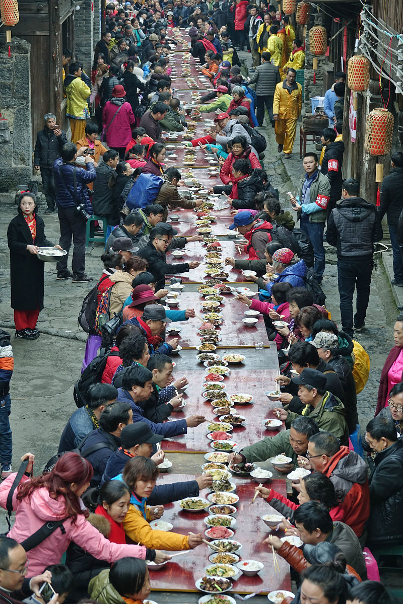写10条广西三月三簸箕宴新闻稿的活动标题要求七个字