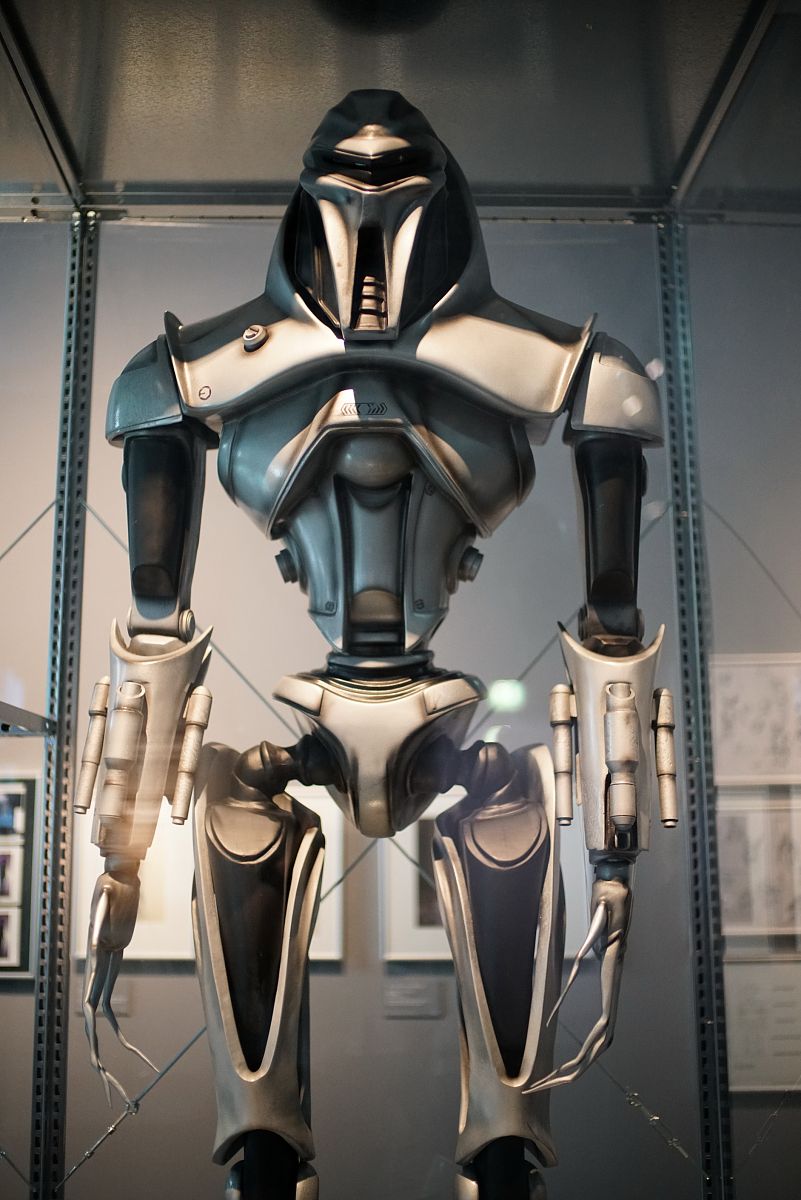 帮我取个科幻片女孩名字她是个机械生化人比较欧美的名字