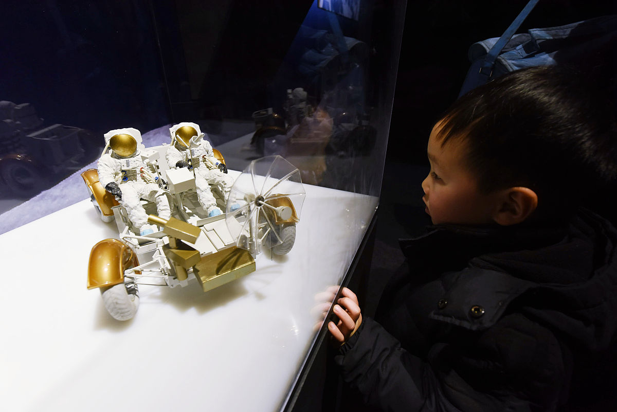 破晓宇航员系列积木拼装男孩玩具中国航天模型生日六一儿童节礼物 篇一段话