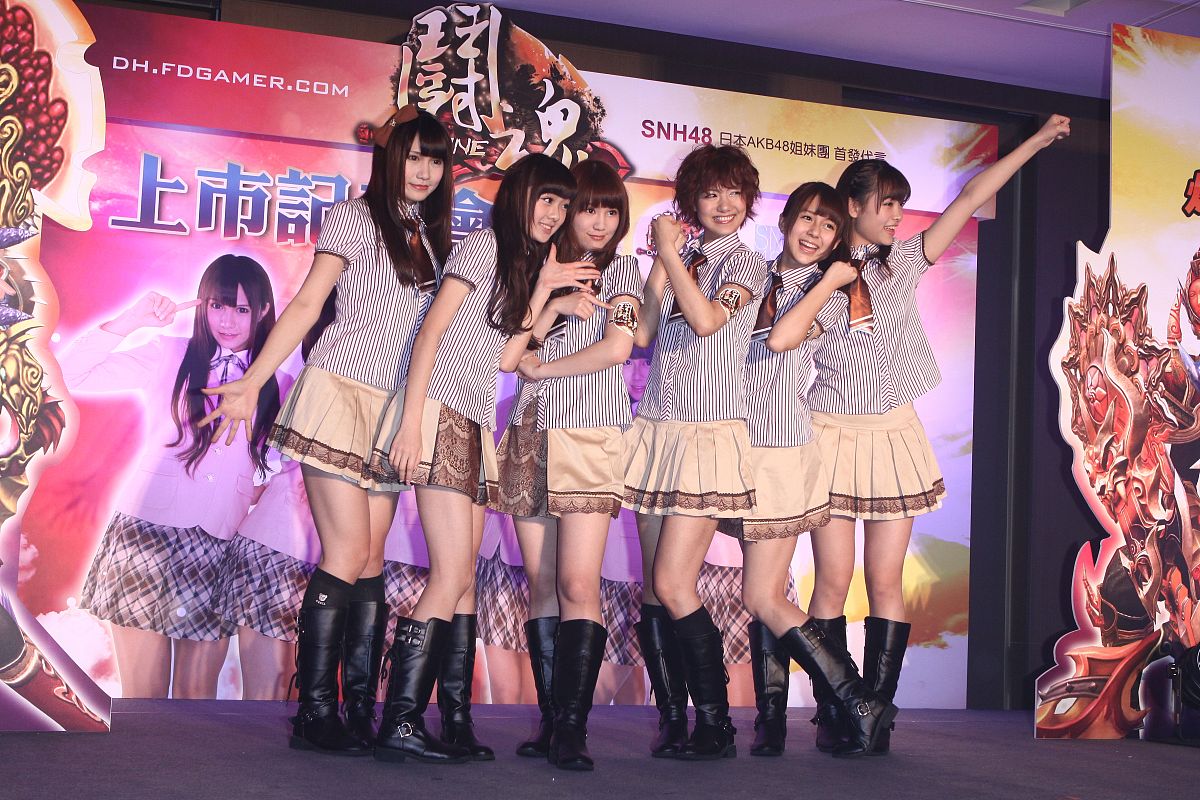 2013年1月15日,台北,snh48在台出席线上游戏上市记者会.+++_+++组合,
