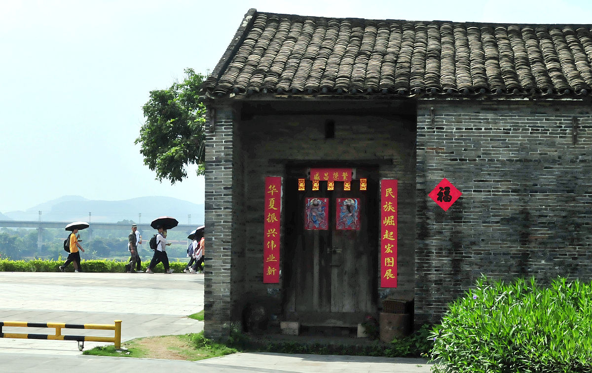泉州华光职业学院单招有高铁乘务专业吗