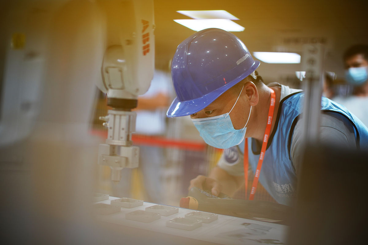 贵阳工业职业学校2021年招生简章 - 培养技能型人才，成就你的职业梦想