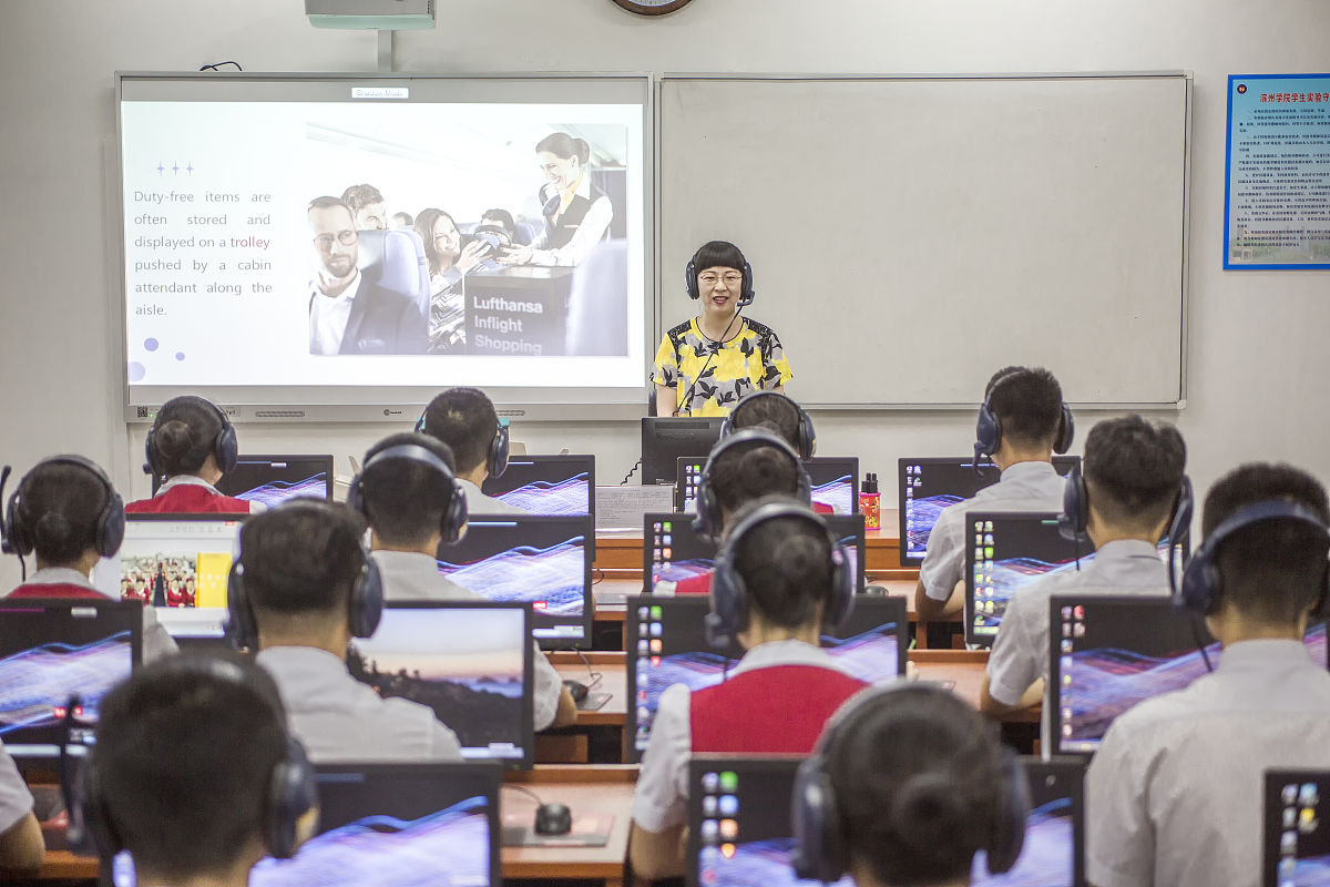 英语听力训练方法：从入门到精通，掌握这些技巧提升听力水平