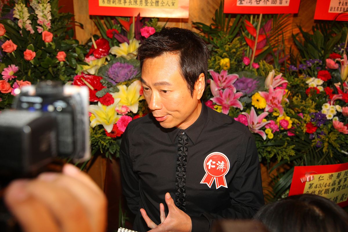 2011年4月8日,香港,《仁济医院交代就职晚宴》.黎耀祥 +++_+++仁济医