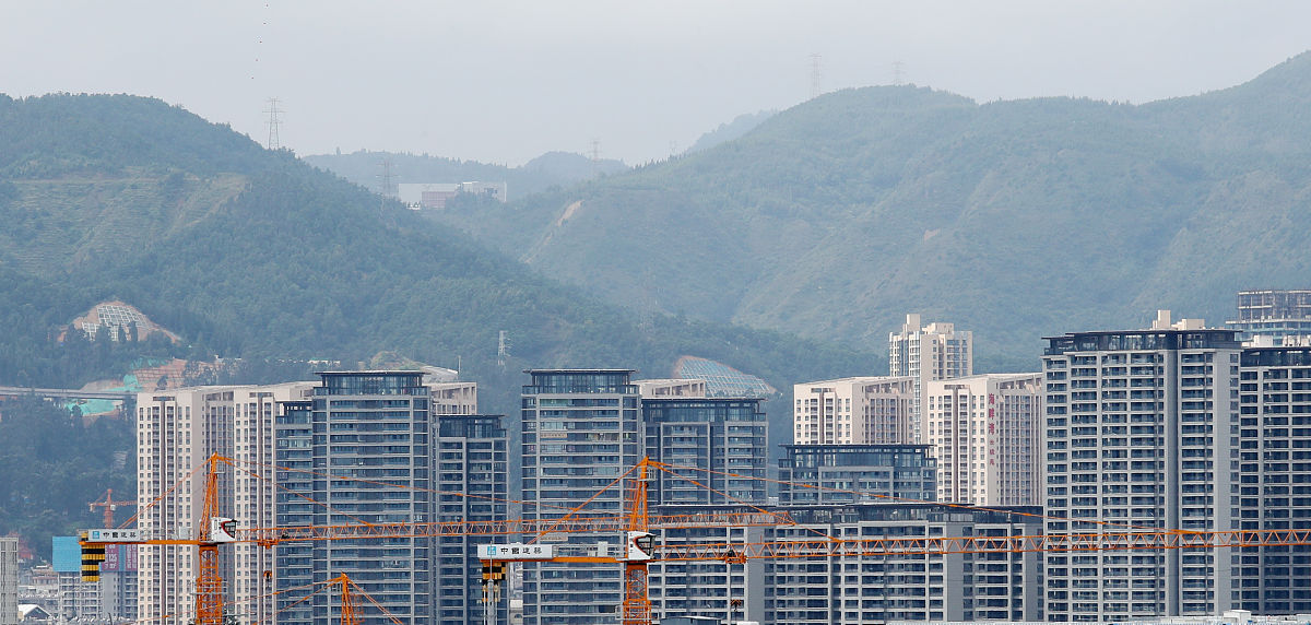 2021年9月15日,昆明楼市新房和二手房价格已经连续三月下降,昆明西山